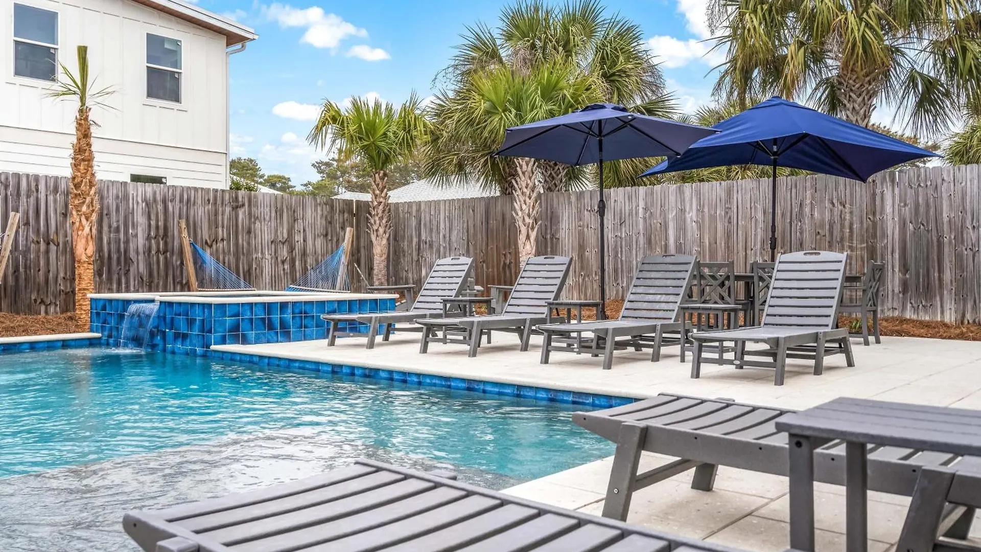 Holiday home Four Suns By Avantstay 5 Mins To Beach Occ 20 Arcade Game Ping Pong Bbq Pool Destin